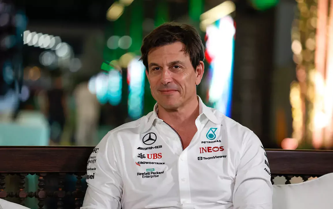 Toto Wolff Mercedes Portrait text1 jpg