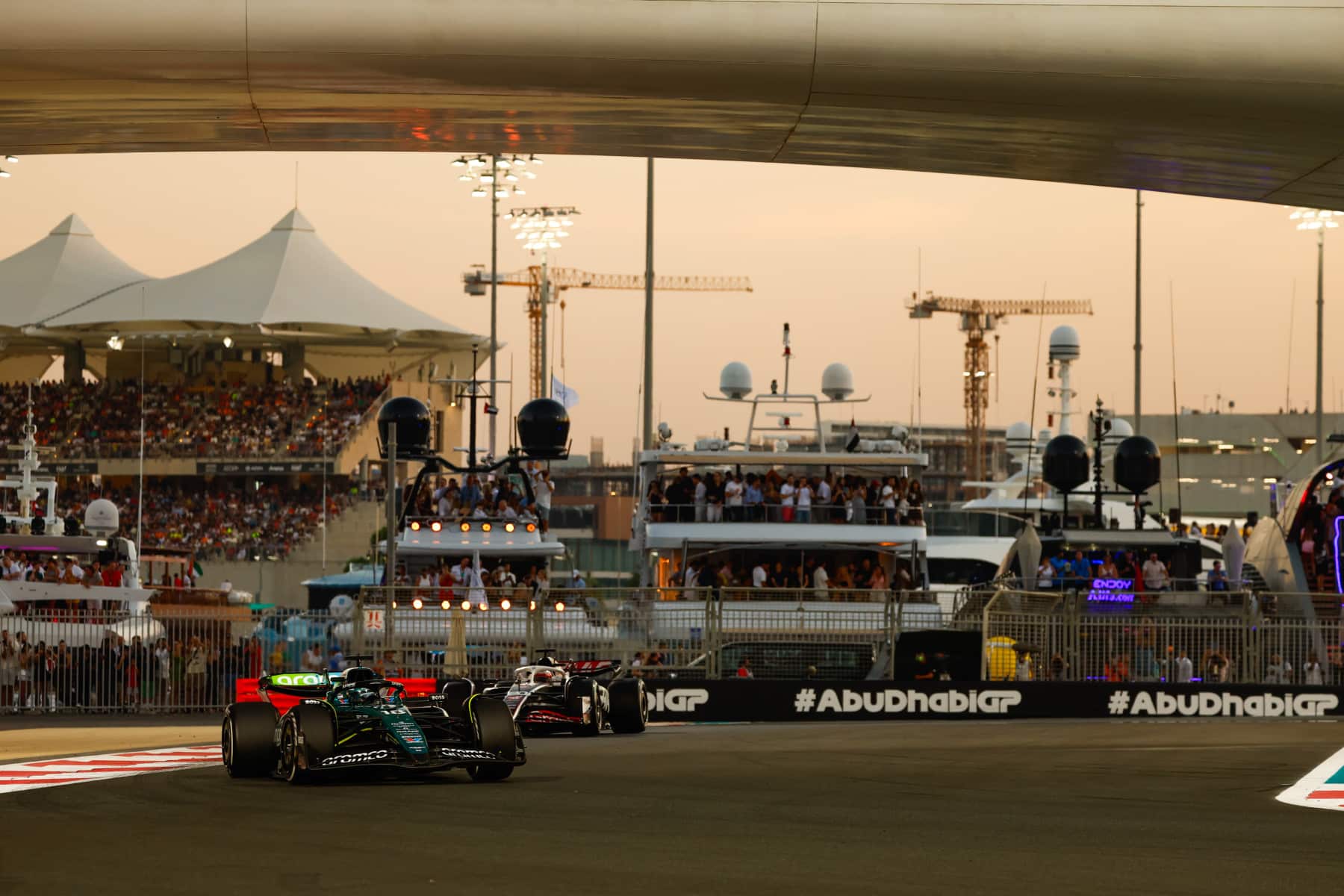 GP Abu Dhabi: L'Ultima Danza delle Gomme Attuali e il Primo Sguardo al Futuro della F1 con Pirelli