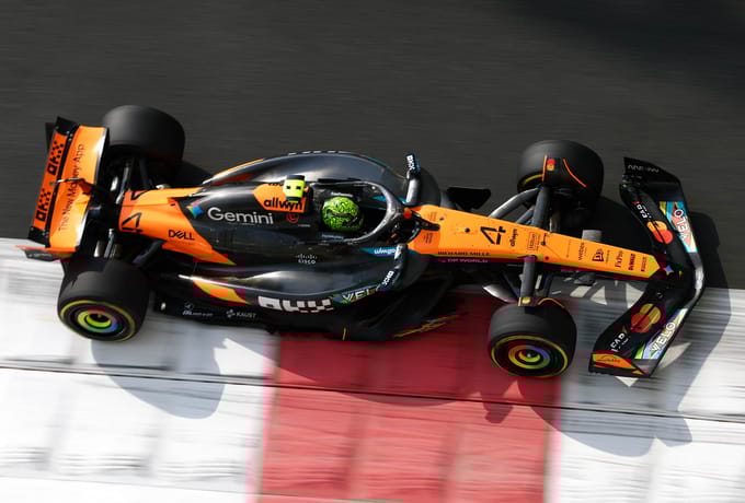 GP Abu Dhabi: Un Venerdì di Prove Libere tra Giovani Promesse, Degrado Gomme e Strategie da Decifrare