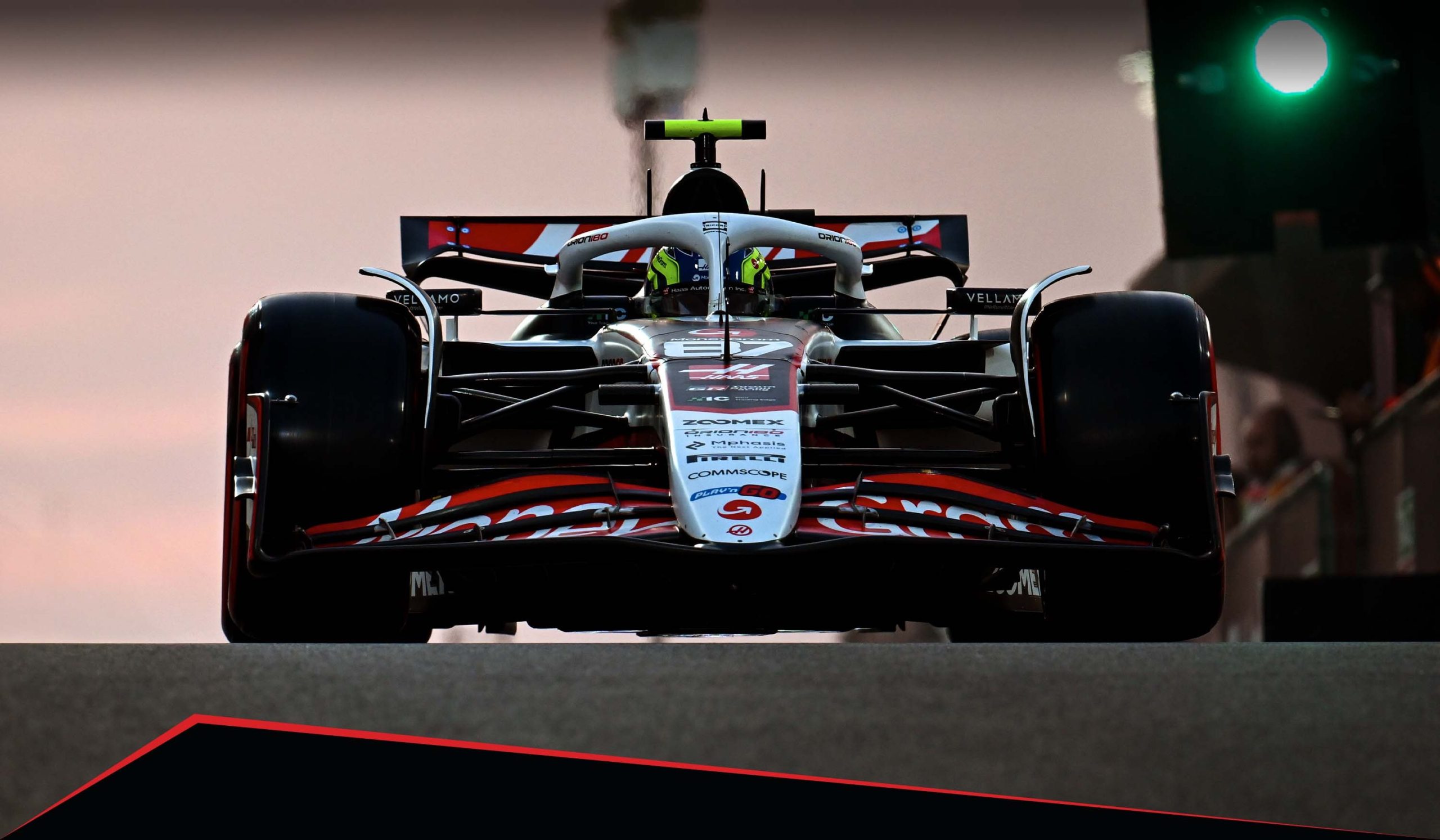 GP Abu Dhabi: Un Venerdì di Prove Libere tra Giovani Promesse, Degrado Gomme e Strategie da Decifrare