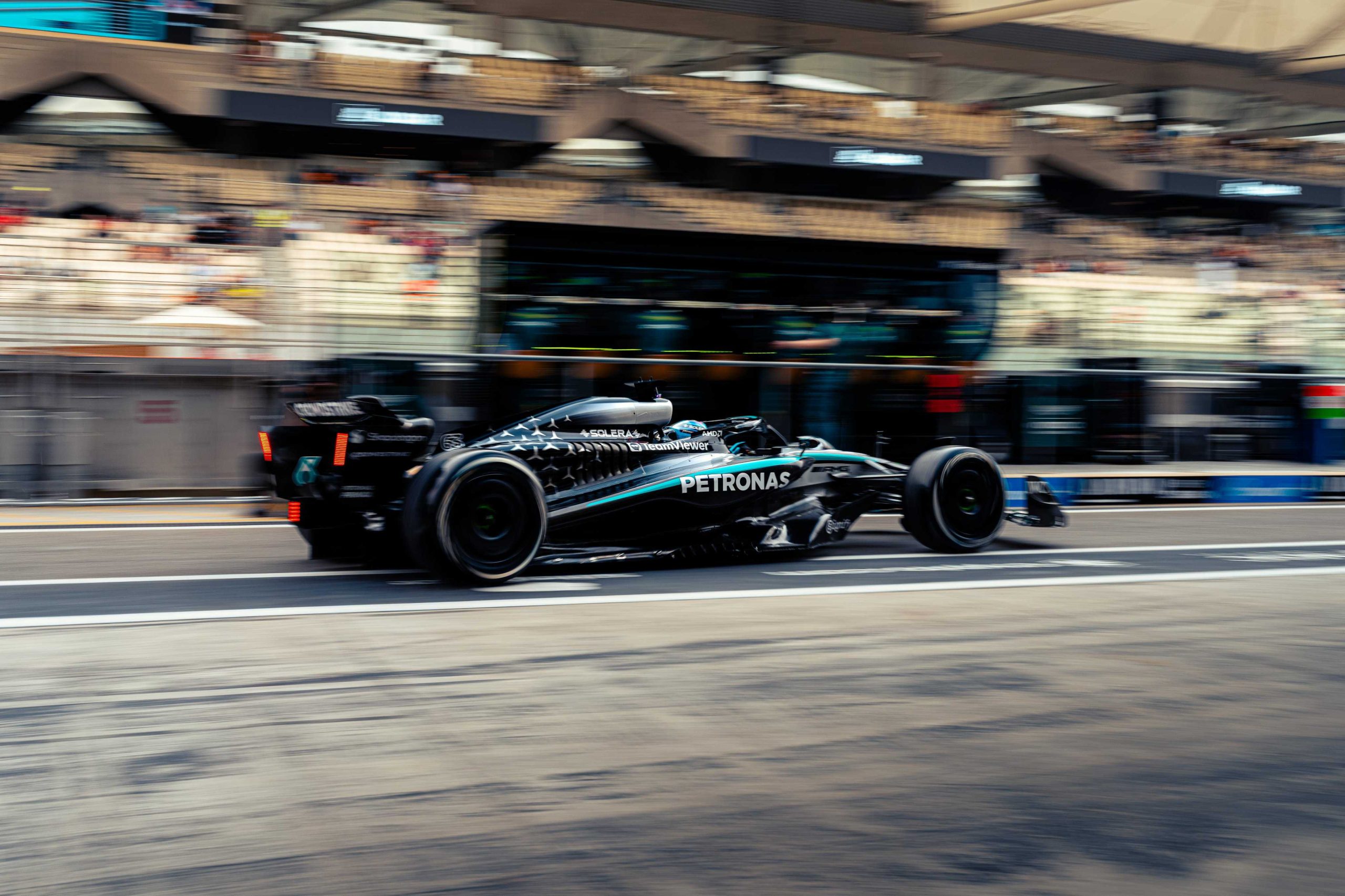 Formula uno paddock|Caos e Rivoluzioni nelle FP3 di Abu Dhabi: Russell Sorprende, Hamilton a Muro!