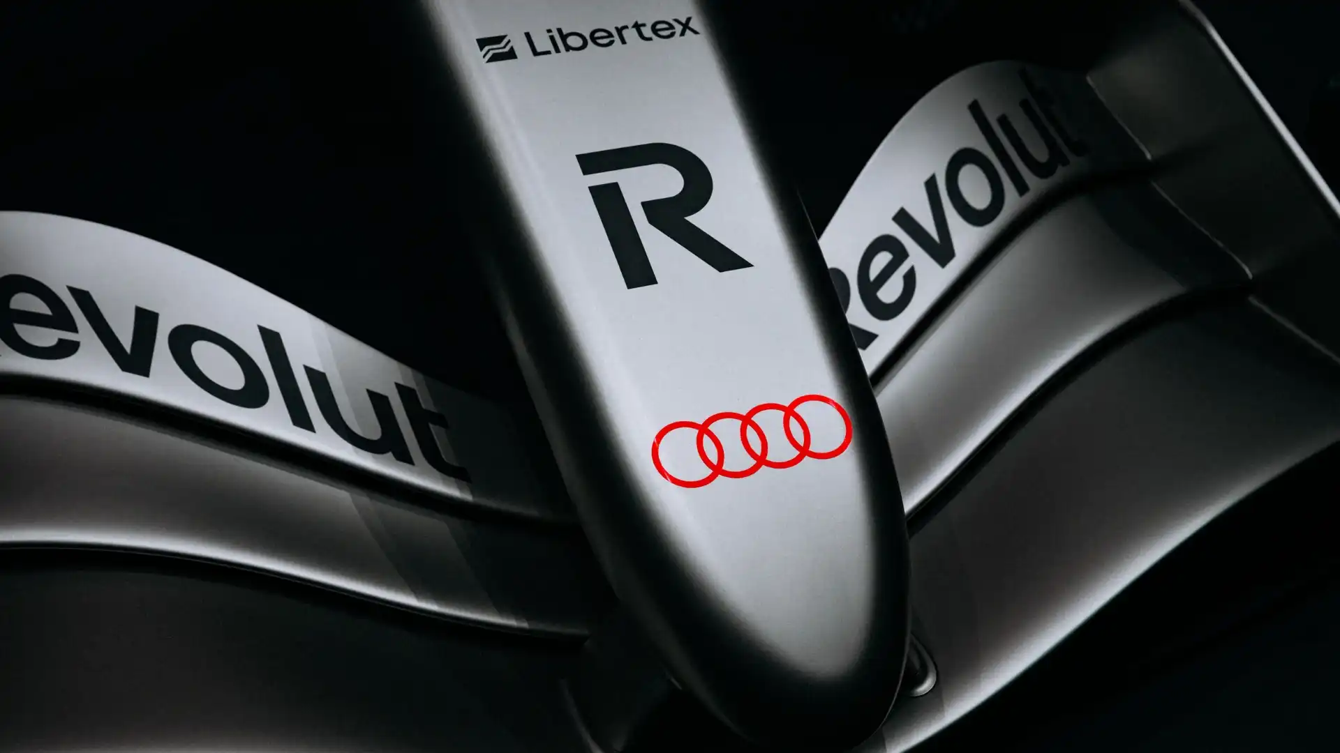 La monoposto Audi R26 con la sua livrea distintiva