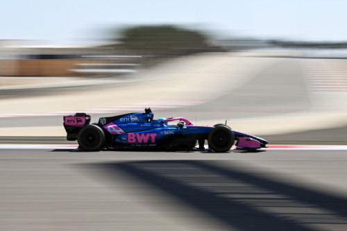 Test F1 Bahrain: Russell Vola, Mercedes Lancia il Guanto 🏎️