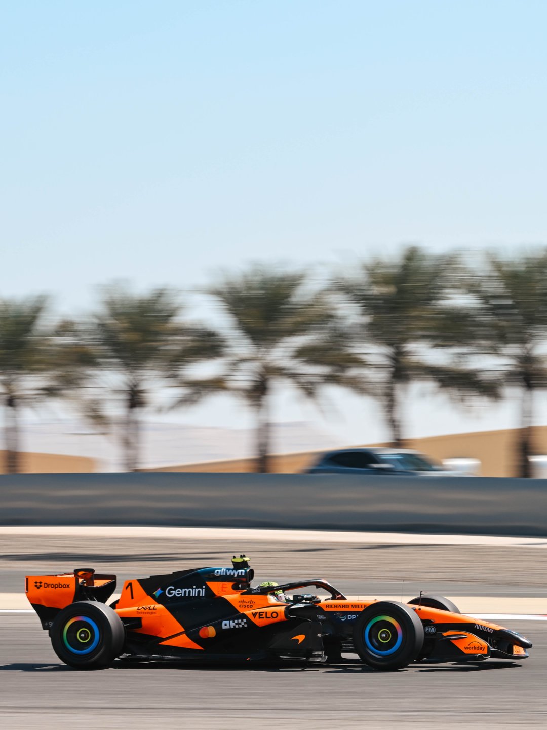 Test F1 Giorno 2: Norris Vola, Verstappen e Russell Ai Raggi X