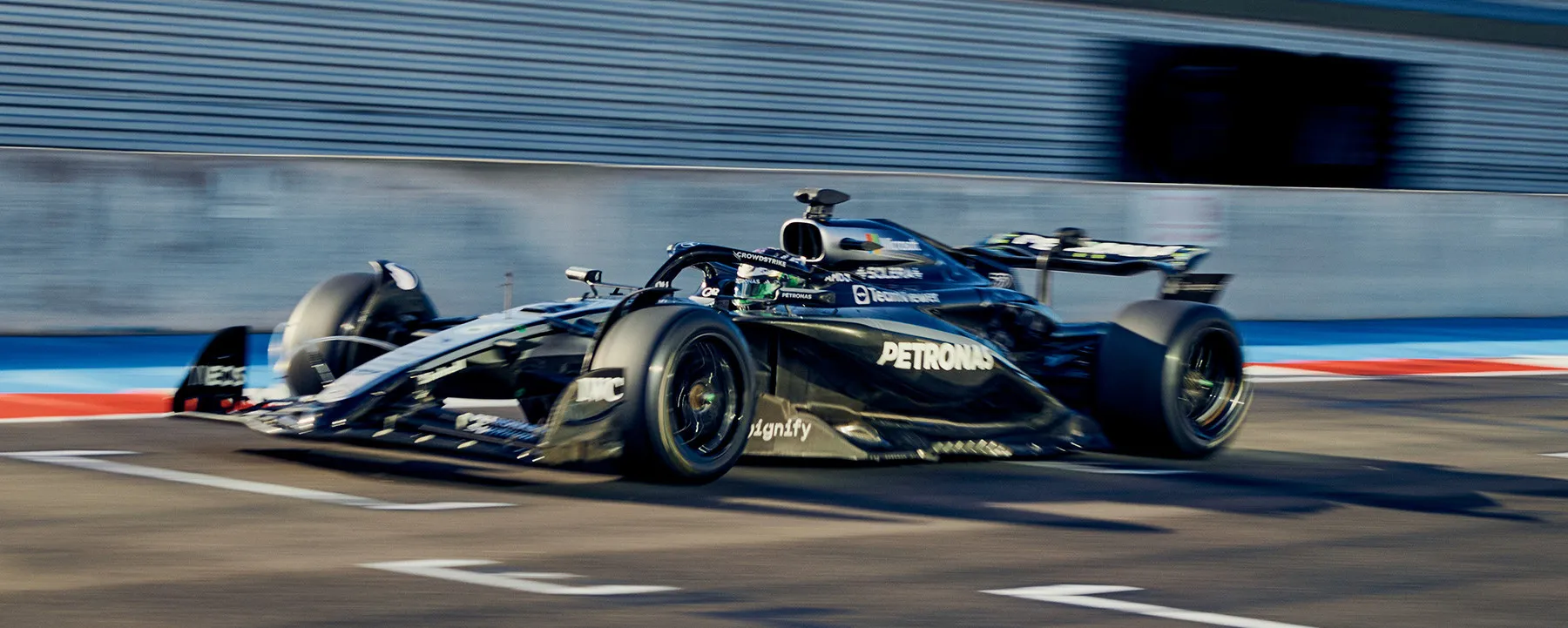 Frederik Vesti durante i test Pirelli